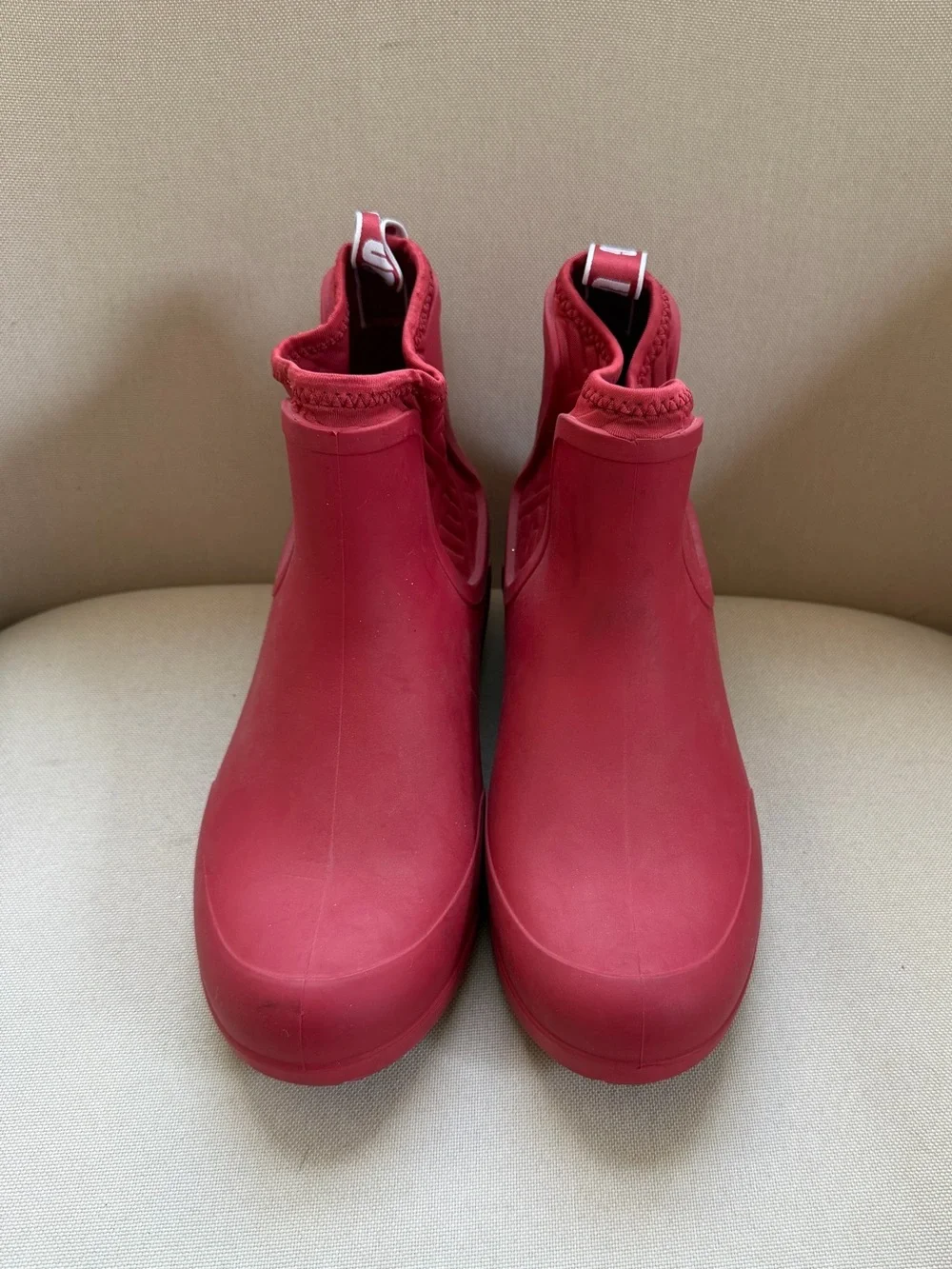 UGG Chevonne Ribbon Red Chelsea Rain Boots Waterproof Colorful Logo Women’s 7